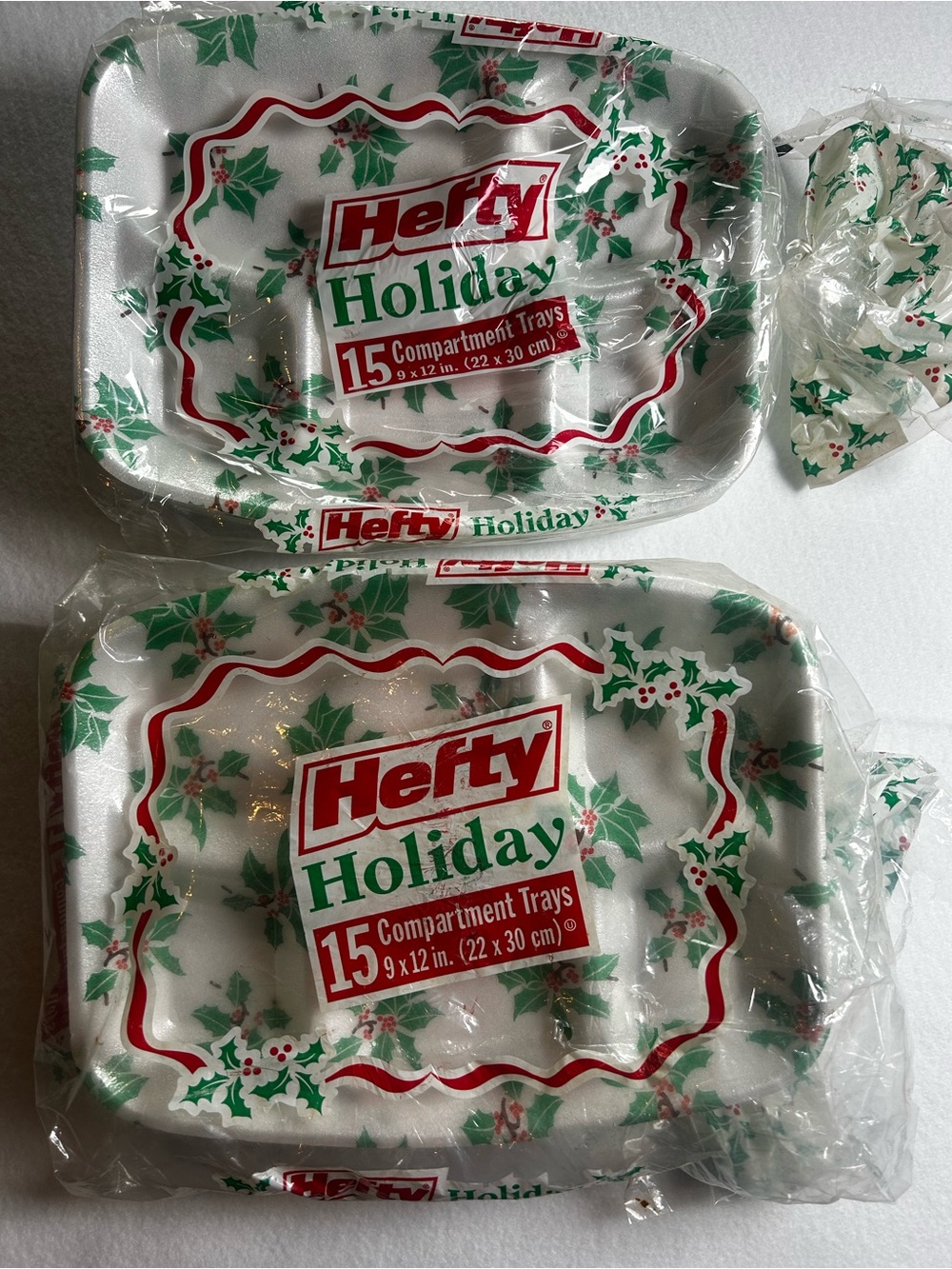 Vintage Hefty Christmas Compartment Trays - Festive Red & Green